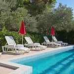Luce By Interhome *