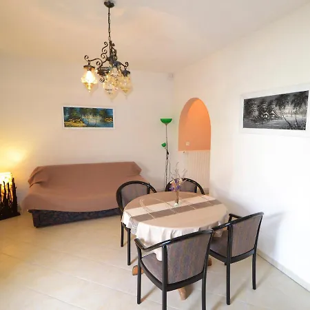 Luce By Interhome Lejlighed Vir