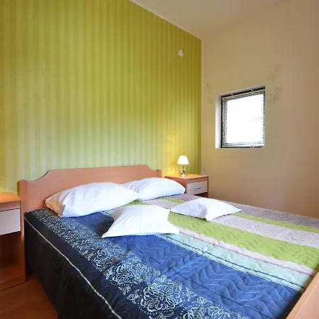 Luce By Interhome Vir