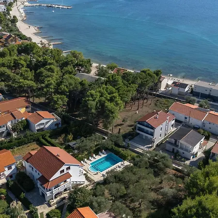 Luce By Interhome * Vir