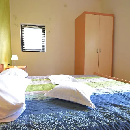 Luce By Interhome * Vir