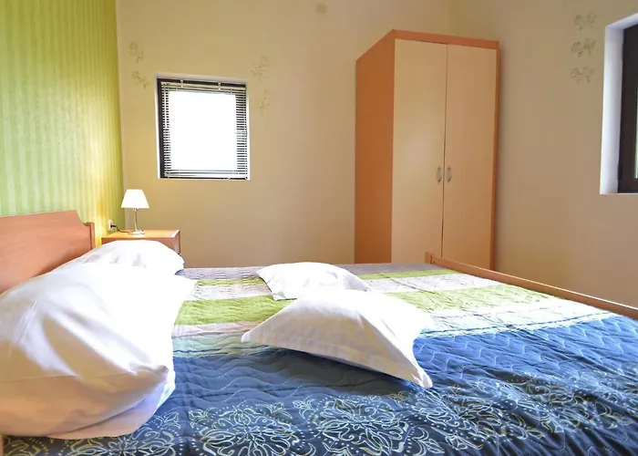 Luce By Interhome * Vir